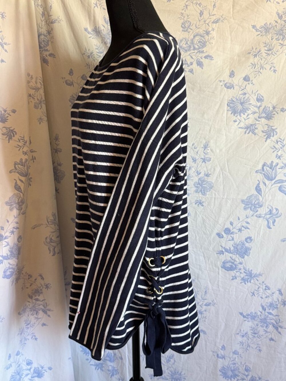 MICHAEL Michael Kors (Large) Striped Side Lace-Up Grommet Knit Sweater Navy Whit